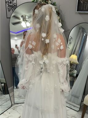 Floral Appliqué Veil
